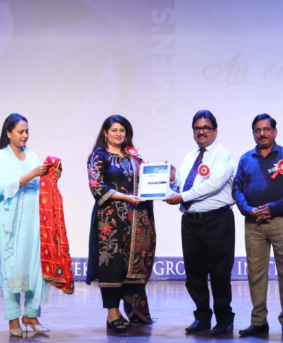स्‍वामी विवेकानंद ग्रुप ऑफ इंस्‍टीट्यूशंस द्वारा अन्तरराष्ट्रीय महिला दिवस के आयोजन में गैस्‍ट ऑफ ऑनर के तौर पर की शिरकत