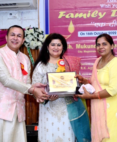 अम्बाला इलेक्ट्रिकल्स डीलर्स एसोसिएशन द्वारा दिवाली मिलन समारोह में सम्मानित किया गया