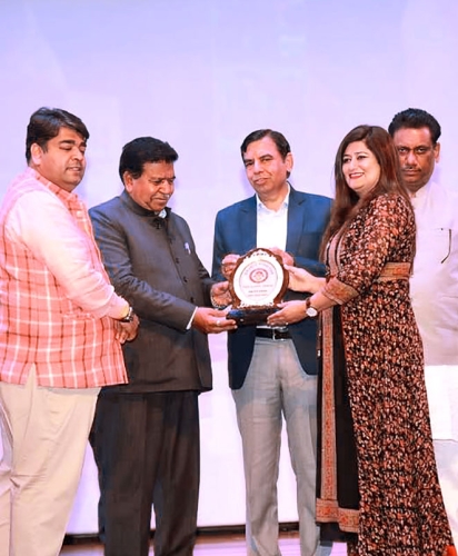 डी.ए.वी कॉलेज, अम्बाला में आई.के.जे केयर द्वारा आयोजित महिला दिवस समारोह में सम्मानित किया गया